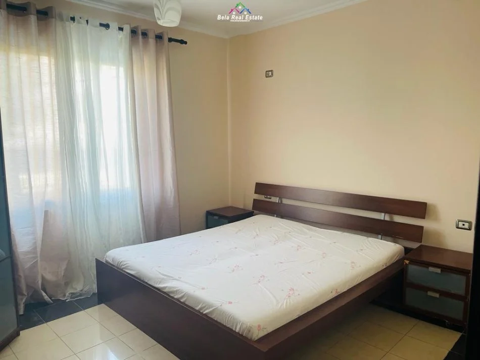 Tirane, jepet me qera apartament 2+1+Ballkon Kati 2, 85 m² 400 € (Rruga e Elbasanit, prane Pallatit te Brigadave)