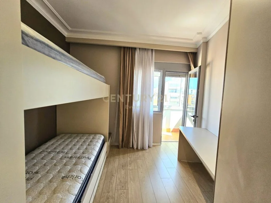 𝐓𝐢𝐫𝐚𝐧𝐞, 𝐬𝐡𝐢𝐭𝐞𝐭 𝐚𝐩𝐚𝐫𝐭𝐚𝐦𝐞𝐧𝐭 𝟐+𝟏 𝐊𝐚𝐭𝐢 𝟔, 𝟖𝟗 𝐦² 𝟏𝟖𝟖.𝟎𝟎𝟎 € (𝐏𝐫𝐨𝐤𝐮𝐫𝐨𝐫𝐢𝐚 𝐞 𝐓𝐢𝐫𝐚𝐧𝐞𝐬, 𝐑𝐫𝐮𝐠𝐚 𝐌𝐢𝐧𝐞 𝐏𝐞𝐳𝐚)