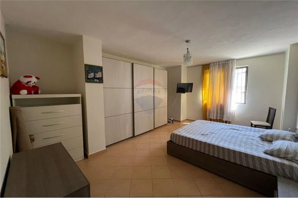 Tirane, jepet me qera apartament 2+1 Kati 1, 90 m² 450 € (Rruga Ramazan Bogdani - Treni - Dispanseria)