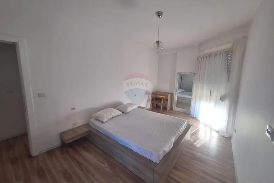 Tirane, jepet me qera apartament 2+1 Kati 4, 95 m² 800 € (Don Bosko - Jordan Misja)