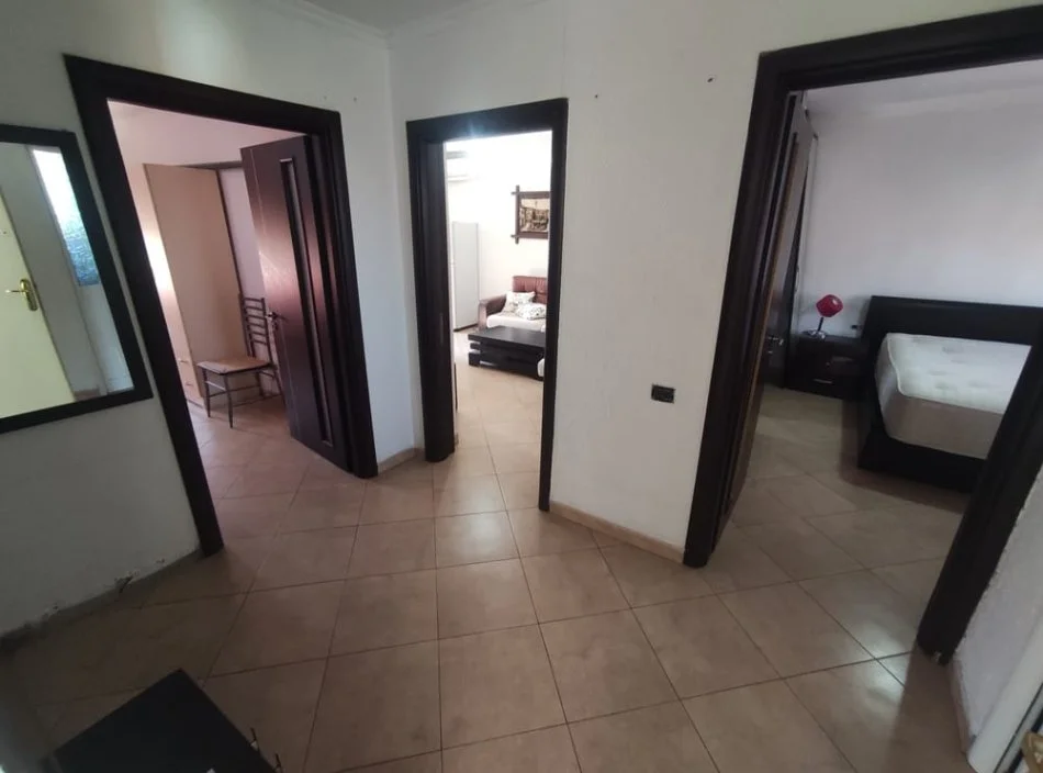 Tirane, shitet apartament 2+1 Kati 5, 75 m² 97.000 € (rruga kongresi i manastirit)