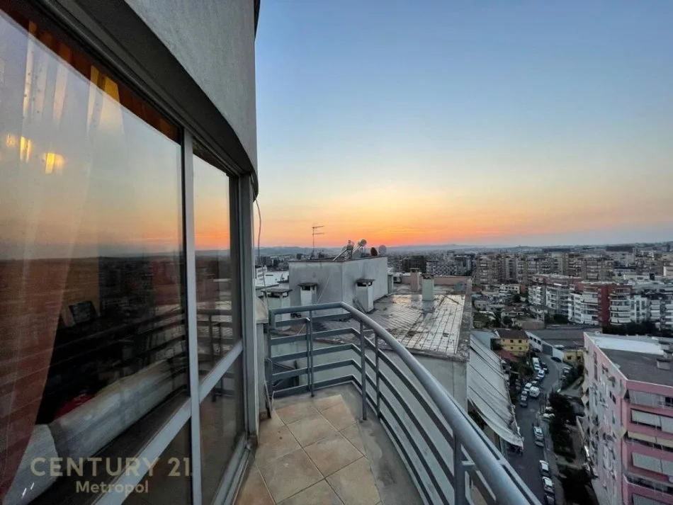 𝐓𝐢𝐫𝐚𝐧𝐞, 𝐣𝐞𝐩𝐞𝐭 𝐦𝐞 𝐪𝐞𝐫𝐚 𝐚𝐩𝐚𝐫𝐭𝐚𝐦𝐞𝐧𝐭+𝐯𝐞𝐫𝐚𝐧𝐝𝐞 | 𝐏𝐞𝐧𝐭𝐡𝐨𝐮𝐬𝐞 𝟑+𝟏 𝐊𝐚𝐭𝐢 𝟏𝟒, 𝟏𝟔𝟐 𝐦² 𝟏.𝟓𝟎𝟎 € (𝐙𝐨𝐠𝐮 𝐈 𝐙𝐢)