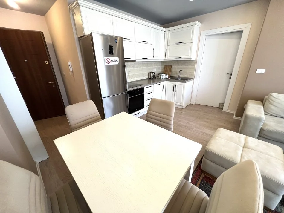 Tirane, jepet me qera apartament 2+1 Kati 4, 85 m² 650 €