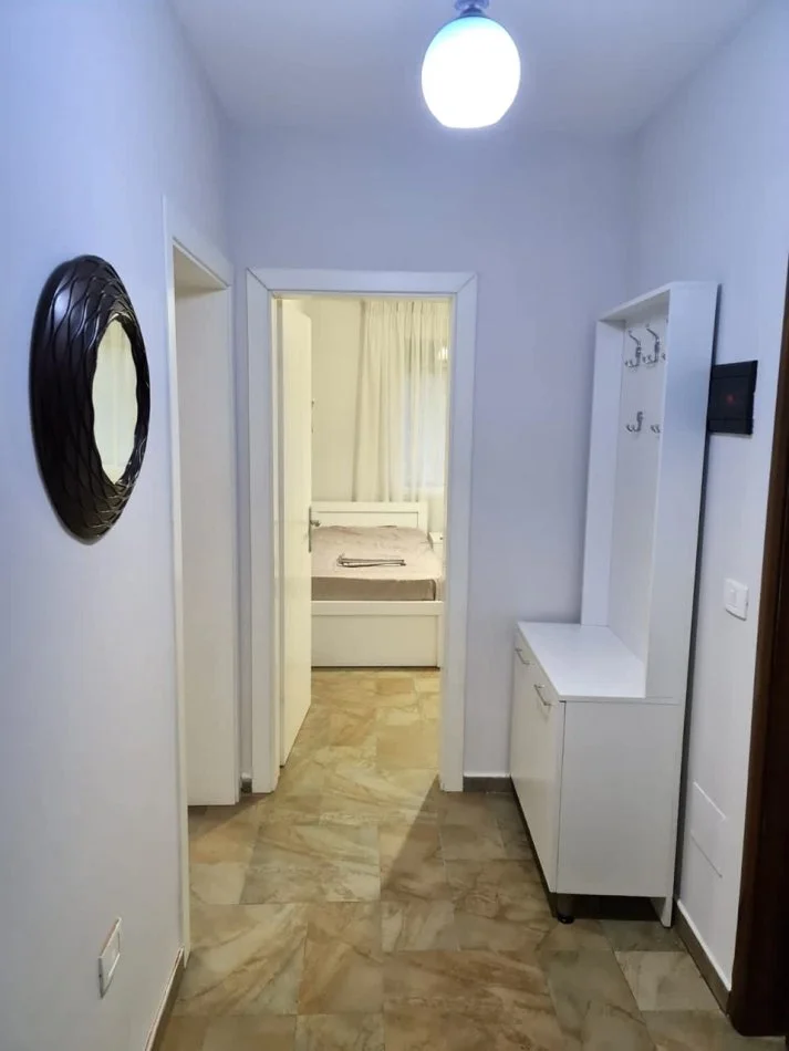 Tirane, jepet me qera apartament 2+1+Ballkon Kati 3, 85 m² 550 € (xhamia e tabakeve)