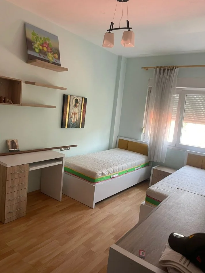 Tirane, jepet me qera apartament 2+1 Kati 3, 68 m² 500 € 