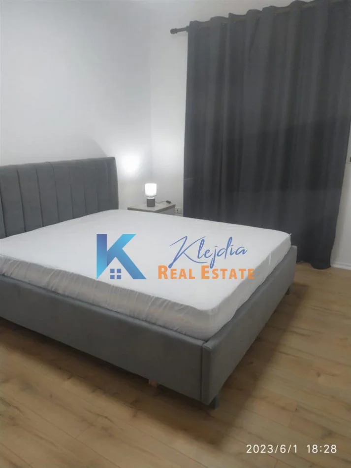 Tirane, jepet me qera apartament 1+1 Kati 4, 50 m² 550 € (Qender, te rruga e Bogdaneve)