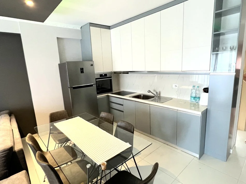 Tirane, shitet apartament 3+1+Post Parkimi Kati 4, 115 m² 125.000 € (Fresk)