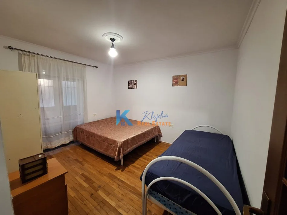 Tirane, jepet me qera apartament 2+1 Kati 2, 74 m² (Rruga Mine Peza, afer Hotel Kruja)