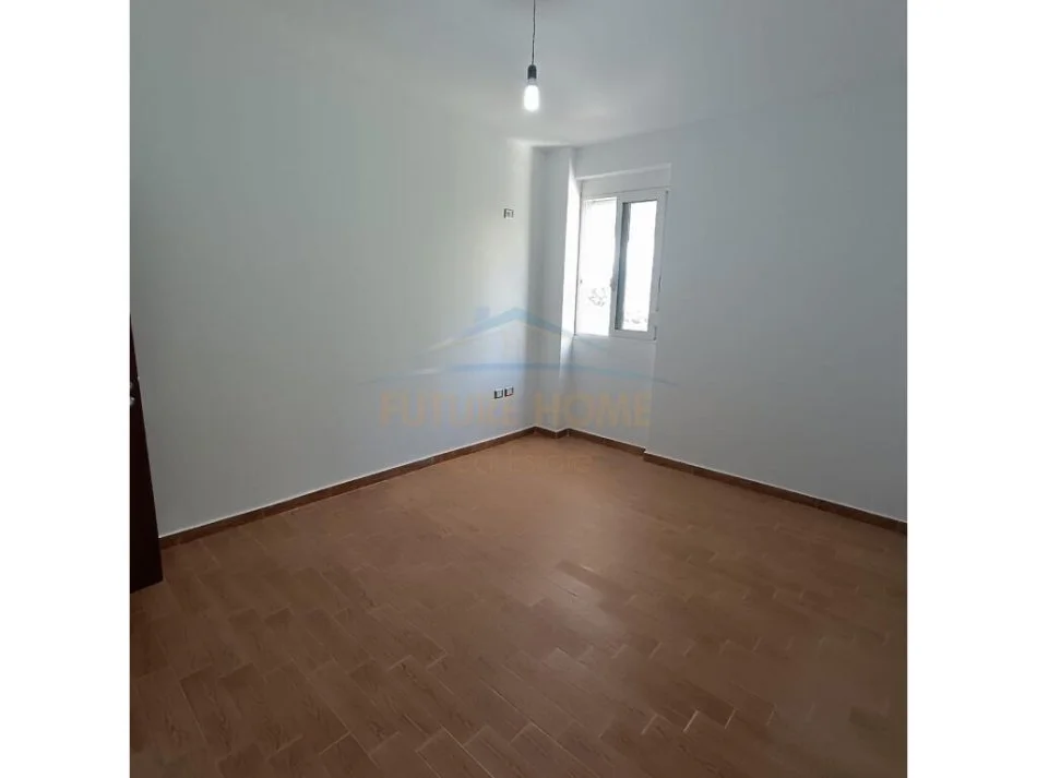 Vlore, shitet apartament 2+1 Kati 2, 106 m² 200.000 € (Lungomare)