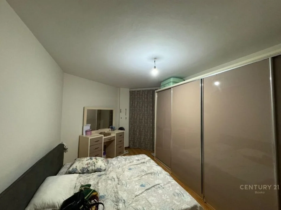 𝐓𝐢𝐫𝐚𝐧𝐞, 𝐬𝐡𝐢𝐭𝐞𝐭 𝐚𝐩𝐚𝐫𝐭𝐚𝐦𝐞𝐧𝐭 𝟐+𝟏 𝐊𝐚𝐭𝐢 𝟓, 𝟏𝟐𝟒 𝐦² 𝟏𝟖𝟓.𝟎𝟎𝟎 € (𝐙𝐨𝐠𝐮 𝐈 𝐙𝐢)