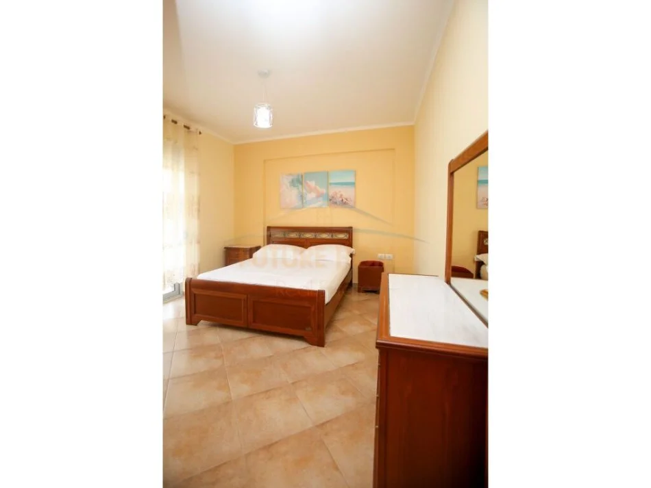 Vlore, jepet me qera apartament Kati 6, 60 m² 300 € (Te Restorant Tradicional, pas Big Scoop, Lungomare) RV44310