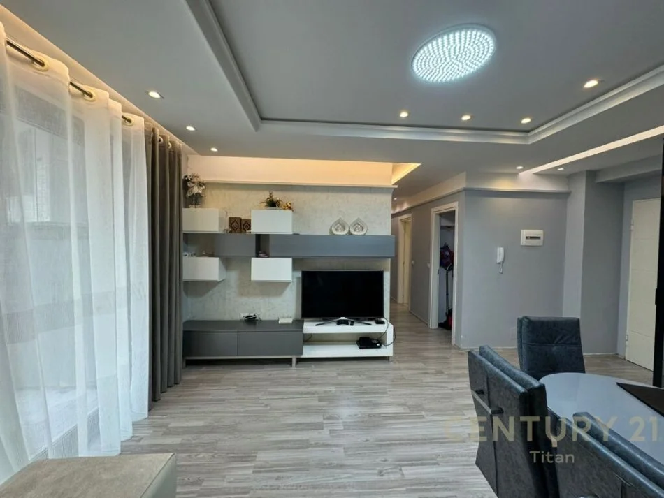 𝐓𝐢𝐫𝐚𝐧𝐞, 𝐬𝐡𝐢𝐭𝐞𝐭 𝐚𝐩𝐚𝐫𝐭𝐚𝐦𝐞𝐧𝐭 𝟑+𝟏 𝐊𝐚𝐭𝐢 𝟏, 𝟏𝟑𝟐 𝐦² 𝟐𝟔𝟎.𝟎𝟎𝟎 € (𝐃𝐨𝐧 𝐁𝐨𝐬𝐜𝐨)