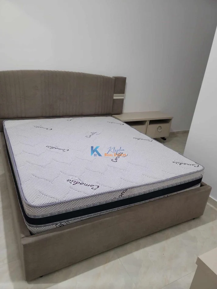 Tirane, jap me qera apartament 2+1+Ballkon Kati 3, 94 m² 500 € (perballe spitalit Amerikan 3)