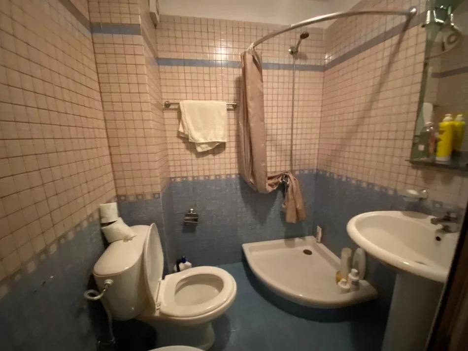 Tirane, jepet me qera apartament 1+1+Ballkon , 67 m² 550 € (Kika 2)