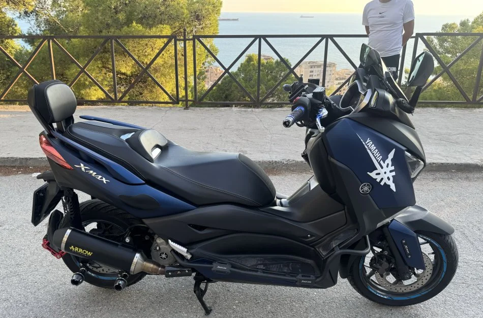 Durres, shes Motociklete Yamaha X Max , blu e errët 7.500 €