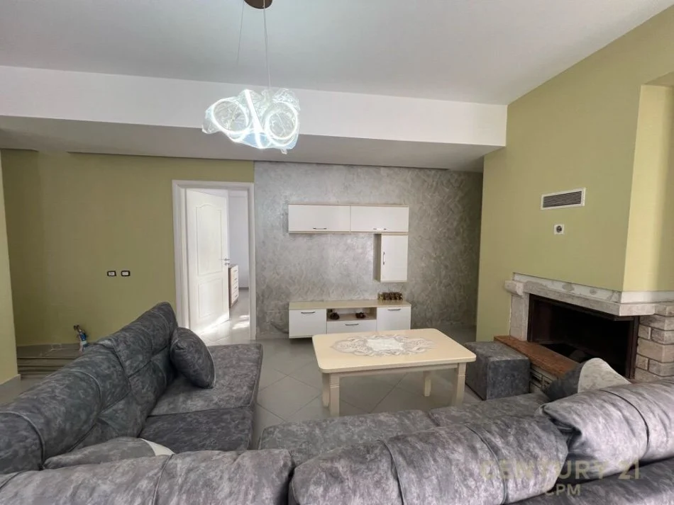 Tirane, jepet me qera apartament 2+1 Kati 3, 124 m² 500 € (Rruga "Irfan Tershana", Vilat Gjermane)