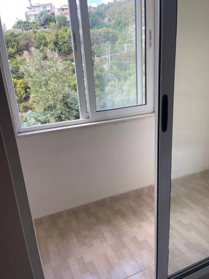 Tirane, shitet apartament 2+1+Ballkon Kati 5, 88 m² 100.000 € (fresk)