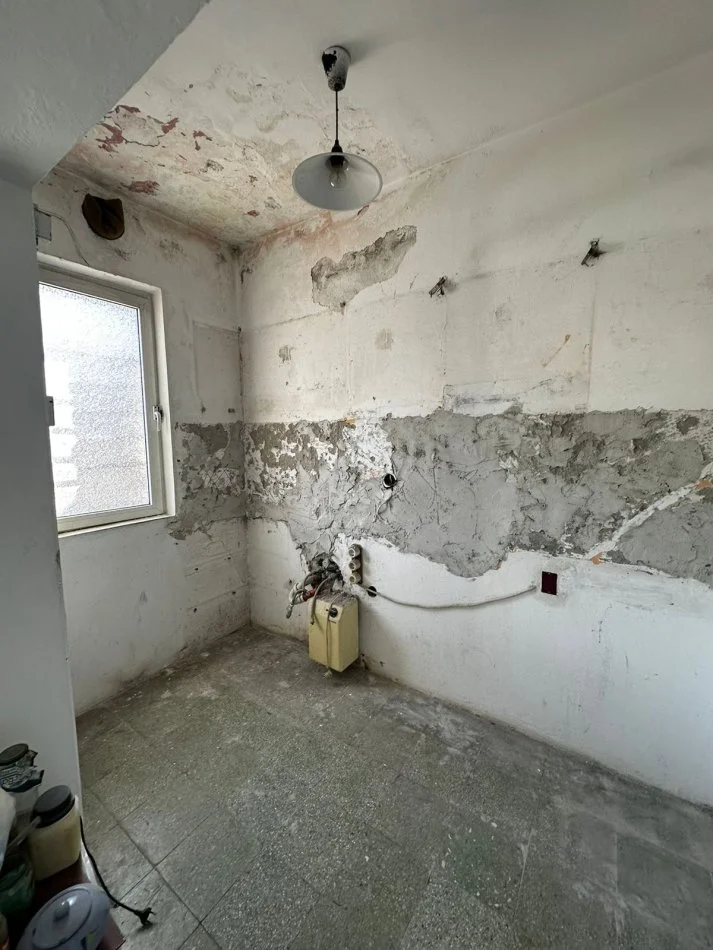 Tirane, shes apartament 1+1+Ballkon Kati 5, 52 m² 75.000 € (Ali Dem)