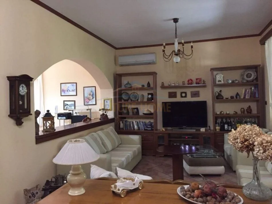 Vlore, shitet Vile 2+1 Kati 0, 500 m² 550.000 € (lagjia Hajro Cakerri,Vlorë) RV 45143