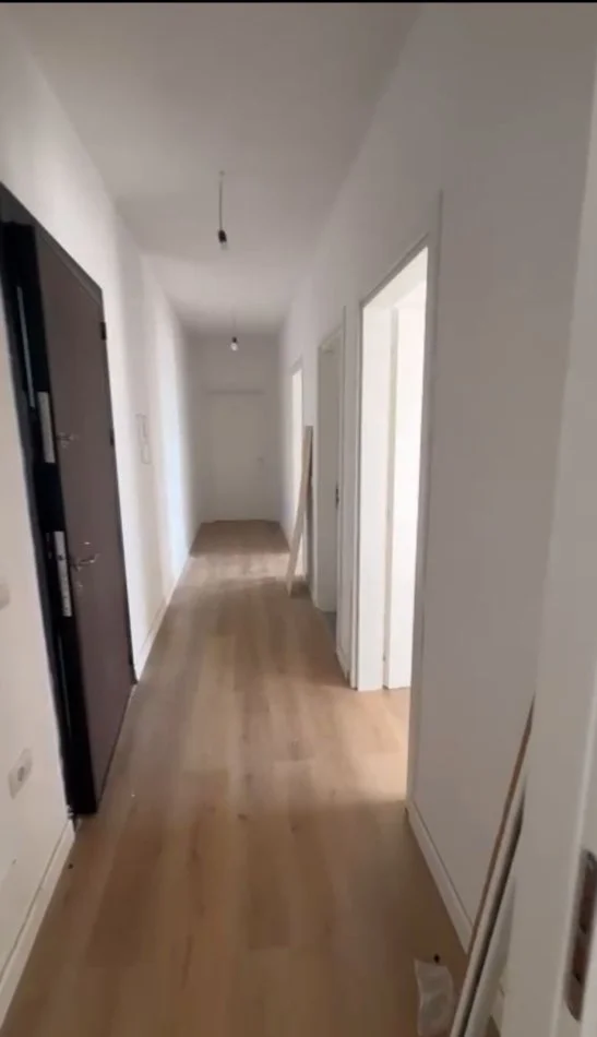 Tirane, jepet me qera apartament 3+1+Ballkon Kati 9, 101 m² 650 € (beniamin kruta)