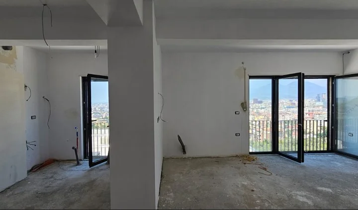 Tirane, shitet apartament 3+1 Kati 4, 221.000 € (Kodra e diellit 2)