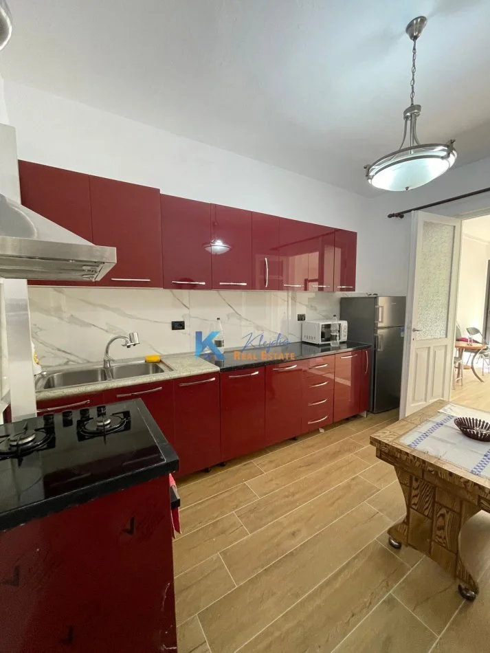 Tirane, jap me qera zyre Kati 3, 120 m² 1.200 € (Myslym Shyri)