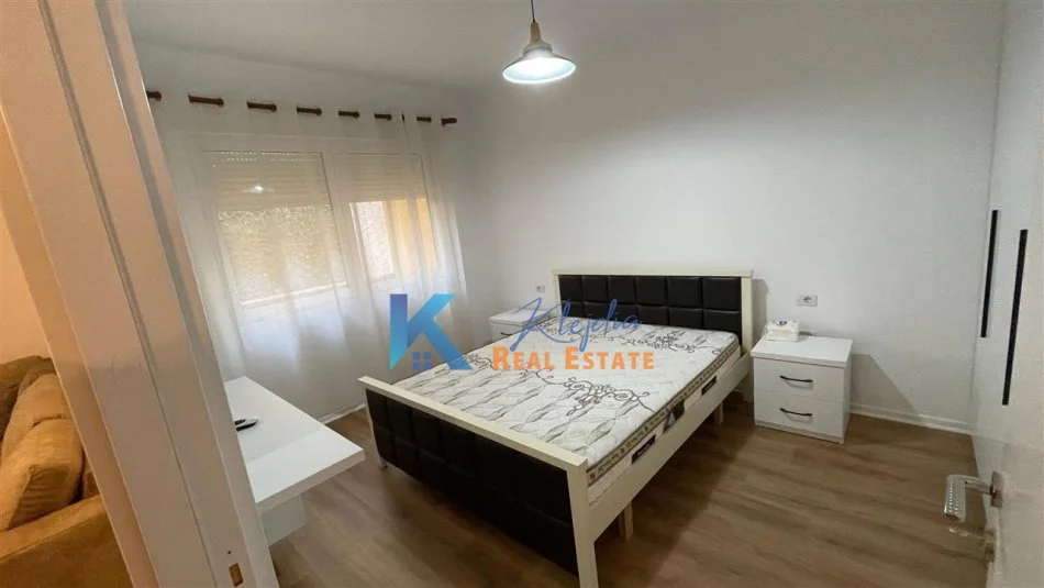 Tirane, jap me qera apartament 2+1+Ballkon Kati 4, 80 m² 750 € (Kodra e Diellit)