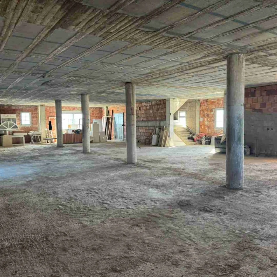 Tirane, jepet me qera ambjent biznesi Kati 4, 420 m² 1.500 € (Sauk)