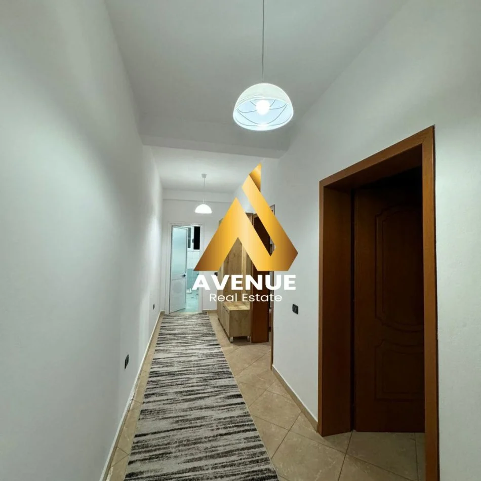 Tirane, jepet me qera shtepi 1+1+Ballkon Kati 4, 90 m² 500 € (5 maji)
