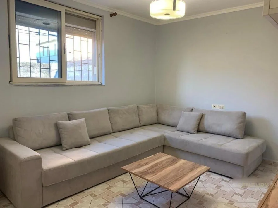 Tirane, shitet apartament 1+1 Kati 1, 51 m² (Shkolla e Bashkuar, Shkolla e Bashkuar)
