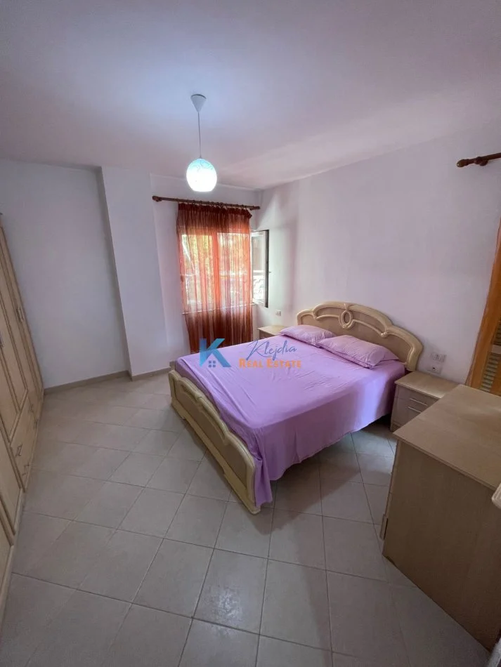 Tirane, jap me qera apartament 2+1+Ballkon Kati 2, 112 m² 700 € (2+1 per qira ne Zog te Zi)