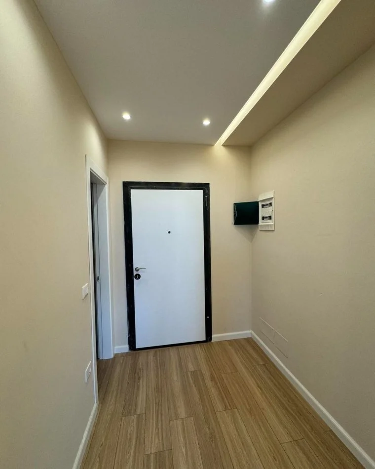 Tirane, shes apartament 2+1+Ballkon Kati 3, 90 m² 162.000 € (Rr. Kavajes)