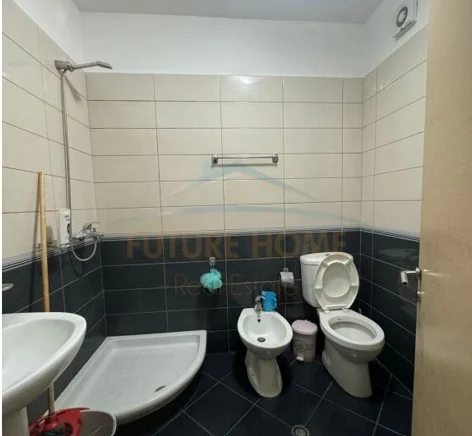 Tirane, shitet apartament 2+1 Kati 4, 75 m² 148.500 € (Unaza Re)