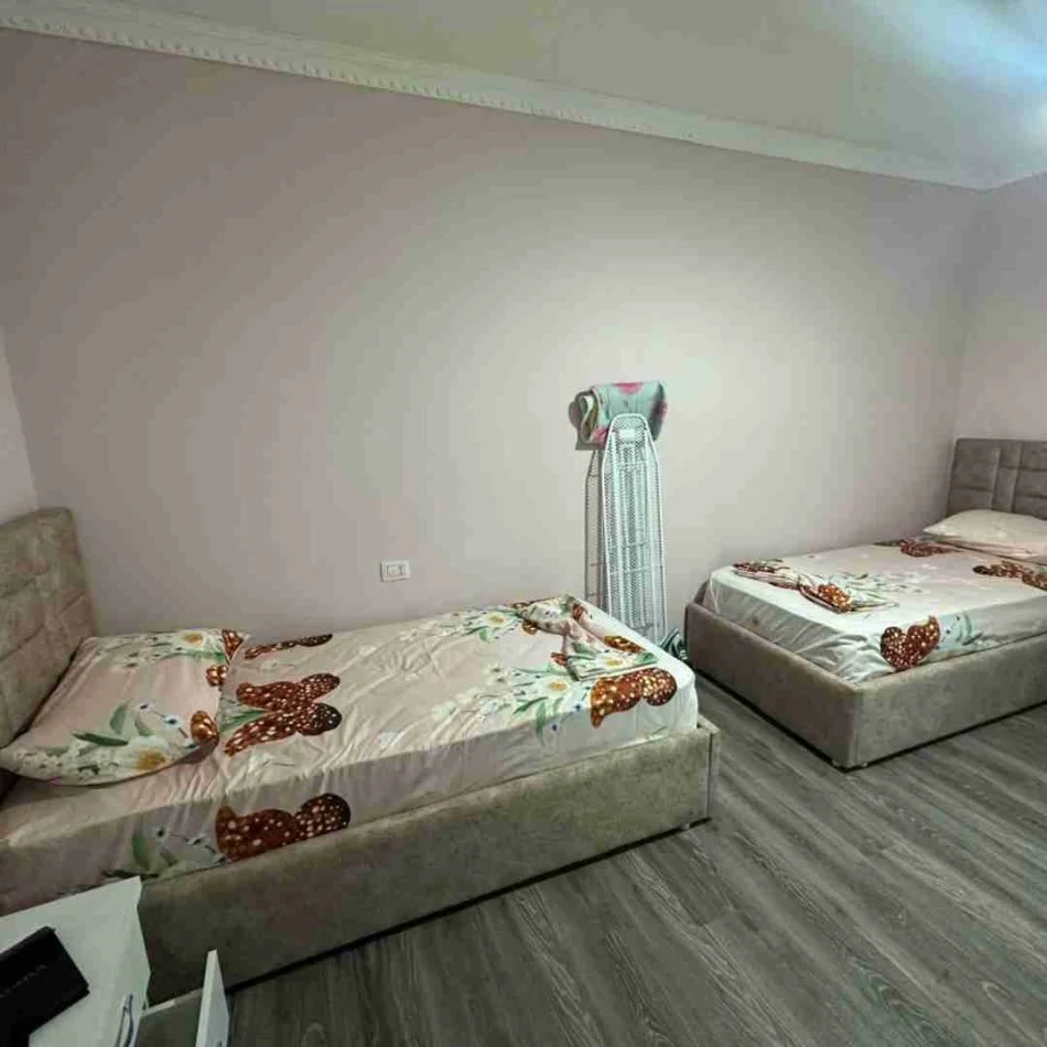 Tirane, jepet me qera apartament 2+1+Ballkon Kati 5, 105 m² 750 € (DON BOSKO)