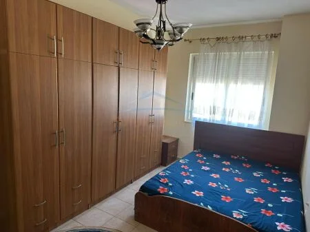 Tirane, jepet me qera apartament 1+1+Ballkon Kati 5, 87 m² 500 € (perballe Ministrise se Jashtme, AREA46814)
