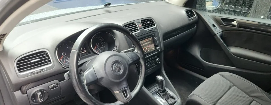 Tirane, shitet makine VW Nafte, gri metalizato automatik Klima