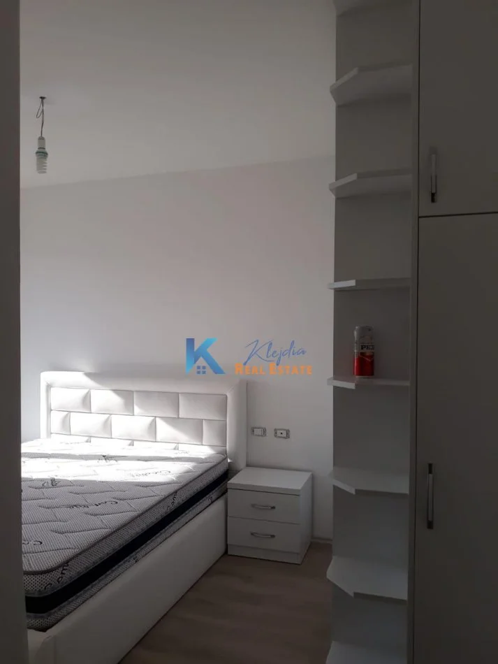 Tirane, jap me qera apartament 2+1+Ballkon Kati 8, 97 m² 600 € (21 Dhjetori, Kompleksi Kontakt)