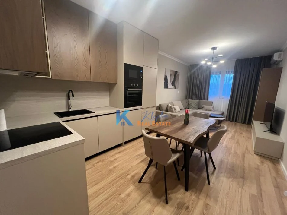 Tirane, jap me qera apartament 1+1+Ballkon Kati 5, 75 m² 750 € (afer Shkolles se Baletit)