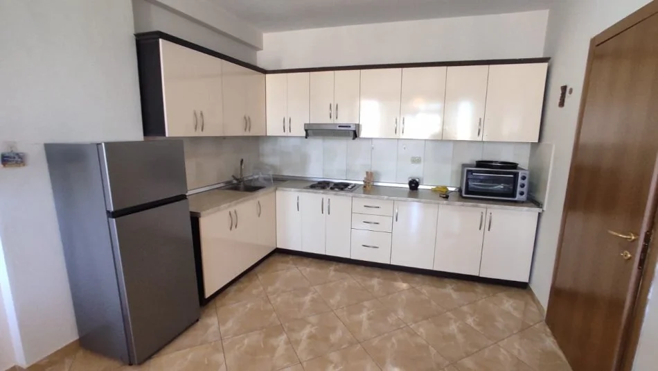 Tirane, jepet me qera apartament 1+1+Ballkon Kati 7, 70 m² 390 € (Shkolla e Baletit, prane Tregut Elektrik)