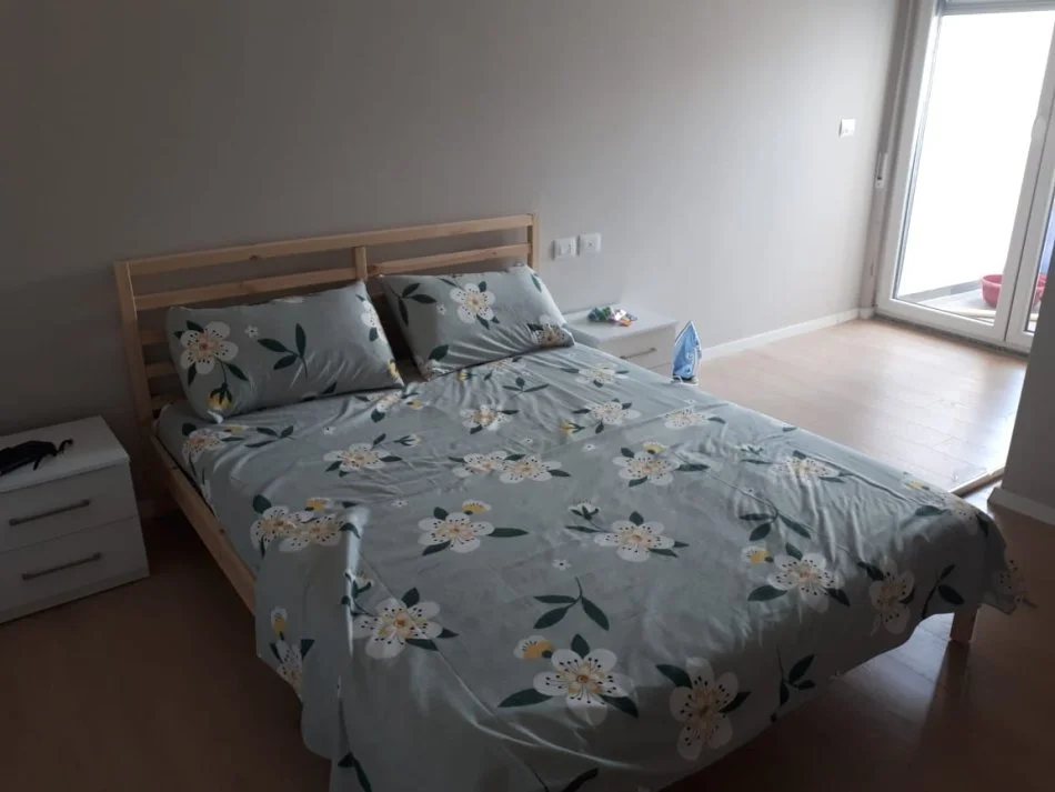 Tirane, jepet me qera apartament 1+1 Kati 2, 70 m² 550 € (Ali Demi, prane Maternitetit te Ri)