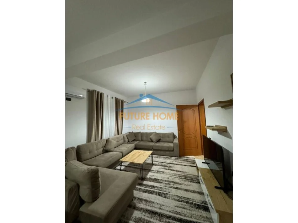 Tirane, jepet me qera apartament 1+1 Kati 4, 90 m² 500 € (5 maji)