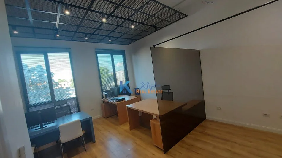 Tirane, shitet zyre Kati 1, 42 m² 126.000 € (KOMPLEKSI ASL)