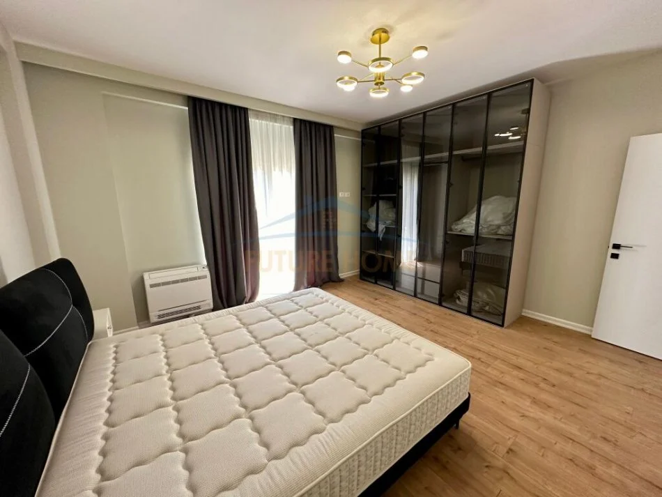 Tirane, jepet me qera apartament 2+1+Aneks+Ballkon Kati 6, 134 m² 1.000 € (kompleksin "Lake Land", Tirane.)