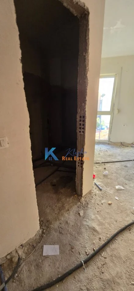 Tirane, shes apartament 2+1+Ballkon Kati 2, 91 m² 179.000 € (afer Prokurorise)