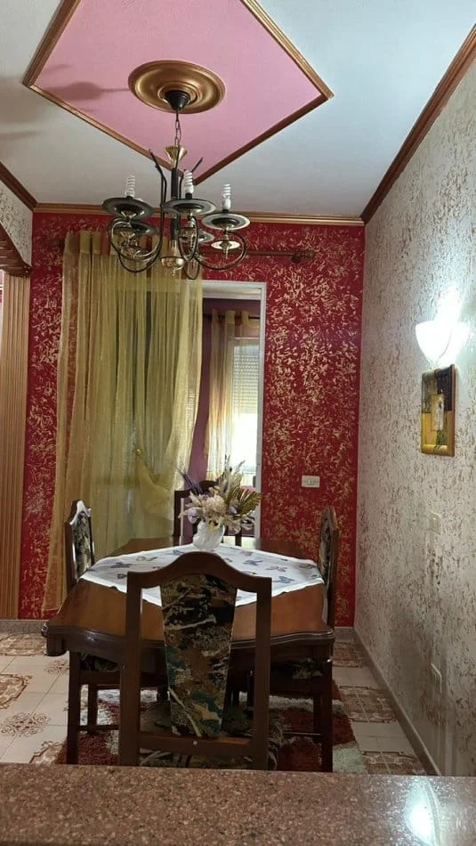 Tirane, jepet me qera apartament 2+1 , 132 m² 700 € (Vasil Shanto)