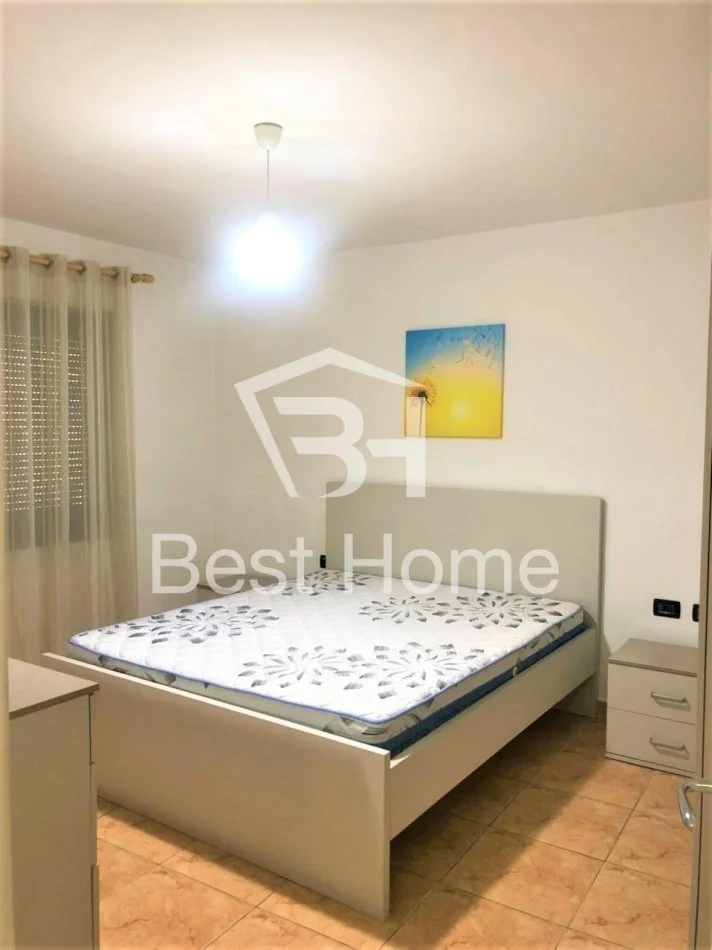 Tirane, jap me qera apartament 1+1 Kati 4, 55 m² 380 € (Tek Harry Fultz)