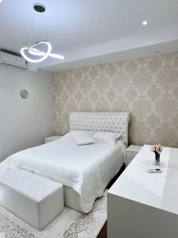 Tirane, jepet me qera apartament 2+1+Ballkon Kati 2, 95 m² 1.200 € (Rruga e Durresit)