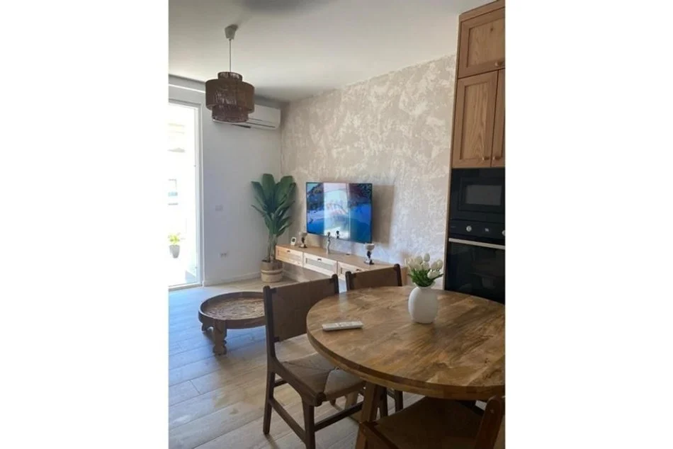 Gjiri Lalezit | Hamallaj, shitet apartament 2+1 Kati 1, 80 m² 230.000 € (San Pietro Lalz)