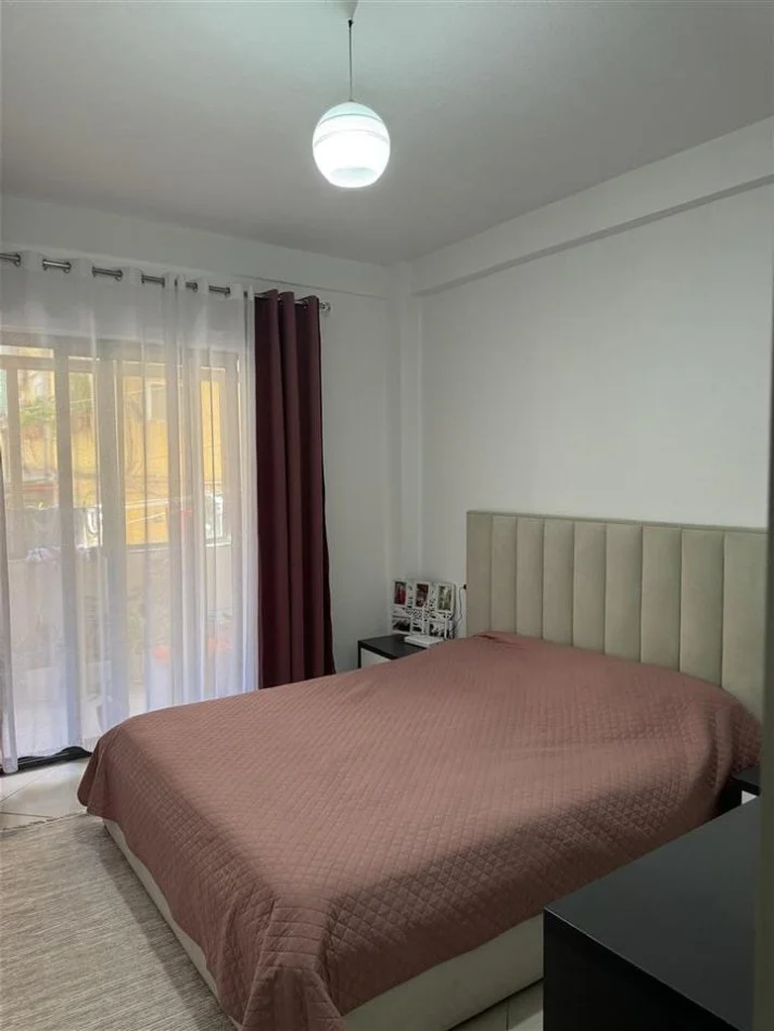Tirane, jap me qera apartament 2+1+Ballkon Kati 1, 85 m² 600 € (Don Bosko)