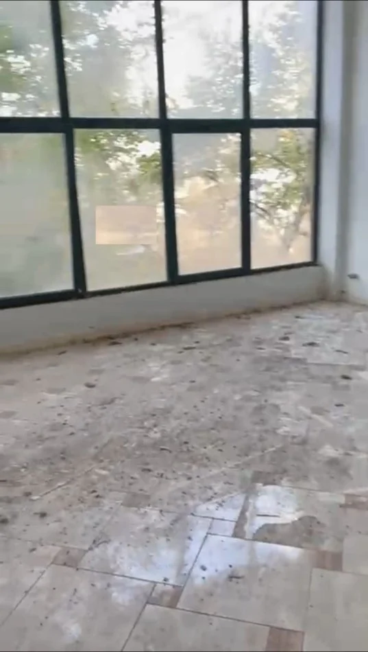 Tirane, jepet me qera zyre Kati 2, 230 m² 1.900 € (Ministria e Jashtme, prane Komisariatit Numer 1)